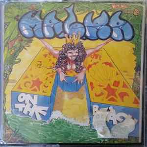 Download Malka Family - Malka On The Beach
