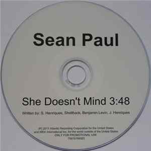 Download Sean Paul - She Doesn't Mind